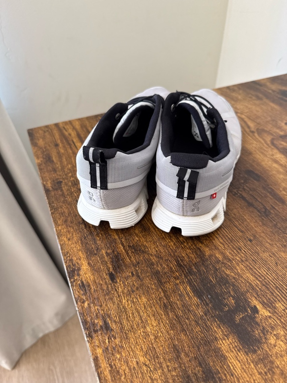 On Clouds Women’s Sneakers - Picture 3 of 5